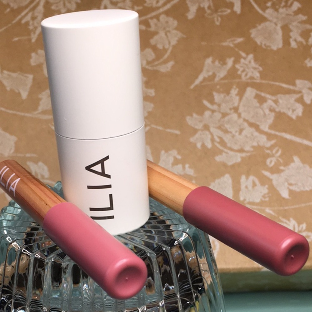 Beauty Bundle of 7 pieces: WonderSkin, Ilia, YSL, Mario - Picture 8 of 9